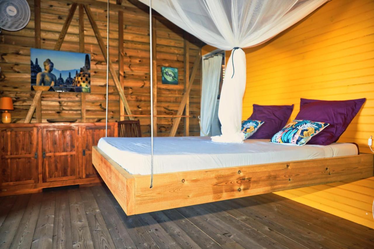 Ti Kaz Anoli Cottage En Bois Avec Vue Sur La Baie Terre-de-Bas Exterior photo